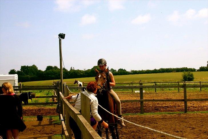 Ridelejr oppe hos Mia lykke nielsen :D billede 159