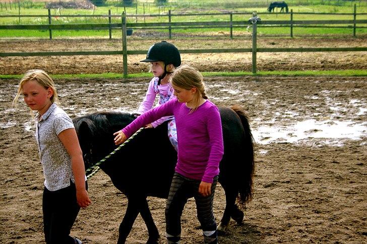 Ridelejr oppe hos Mia lykke nielsen :D billede 160