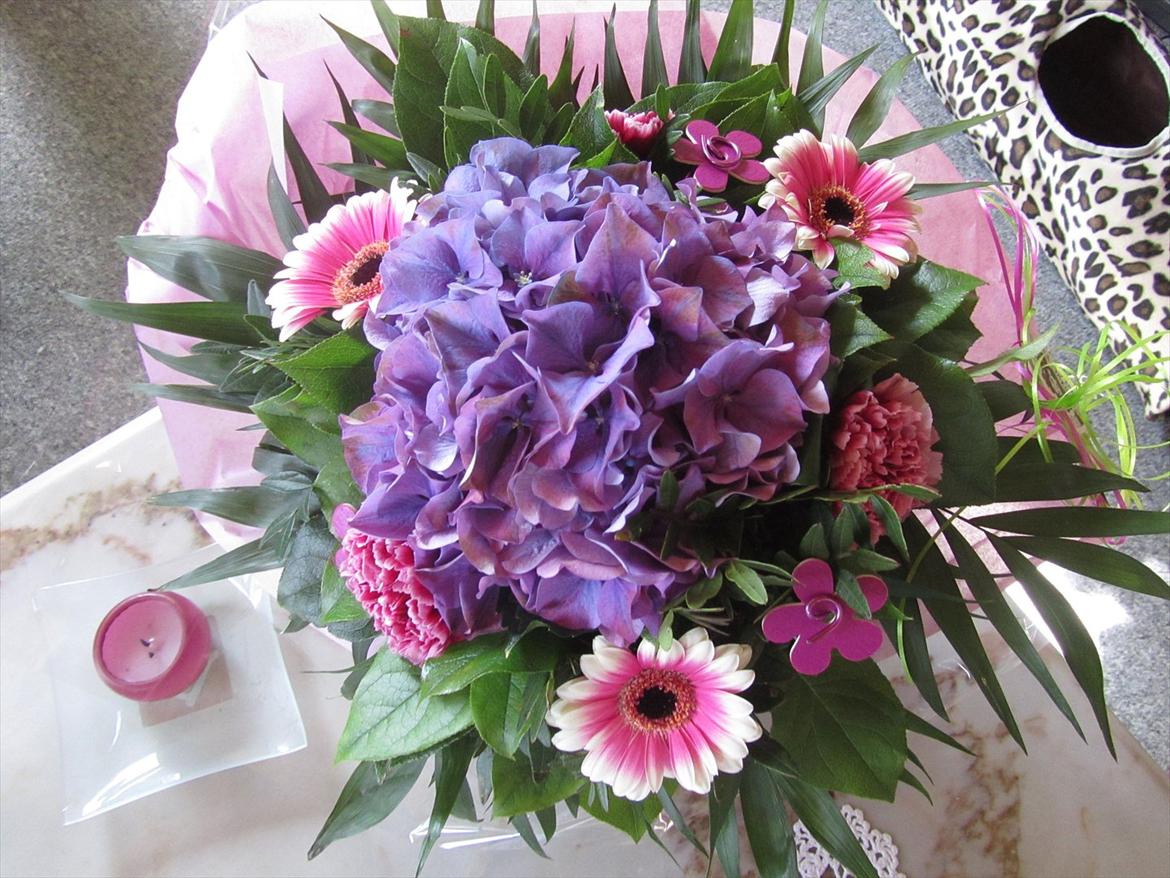 Fødselsdagsblomster jeg fik af min skat Erik. 11 juli 2011 billede 1