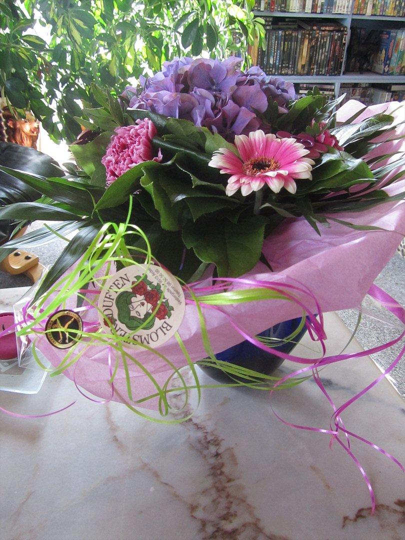 Fødselsdagsblomster jeg fik af min skat Erik. 11 juli 2011 billede 3
