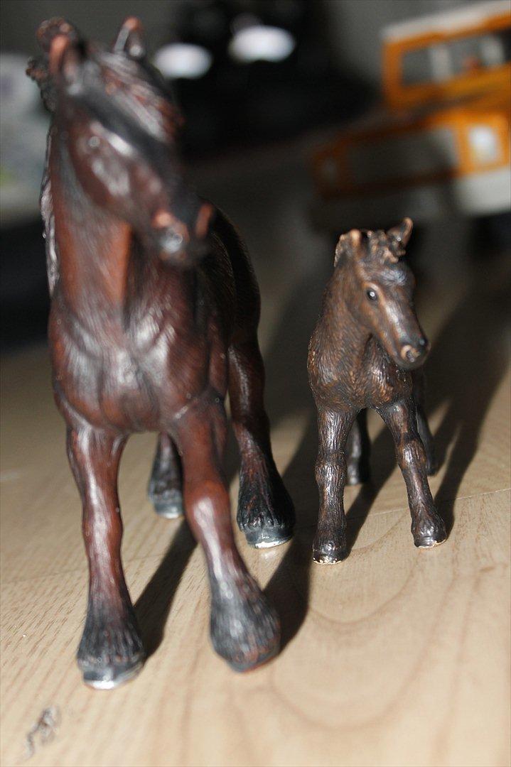 Schleich - Frieser med føl billede 3