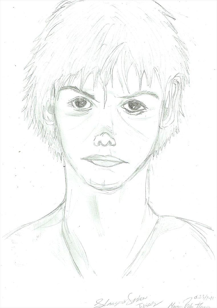 Tegninger :D   - Denne tegning har faktisk mange sider xD 
For det første trængte jeg liiiige til at tegne nogle mennesker igen som ikke var til andre :)
For det andet så havde jeg den tanke at jeg ville tegne min figur Tobias som kigger sig selv i spejlet (se Slangens Søster afsnit 2) 

Det blev til at jeg fandt et billede som jeg kunne hjælpe mig til alle mennesketrækkene også selv prøvede at lave hår og egne detaljer xD Det kom dog til at ligne liiidt for godt det originale billede :O xD 
Tegnet lørdag d. 23. juli 2011 billede 252