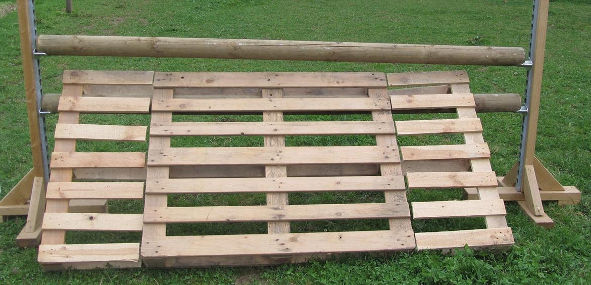 HJEMMEBYGGET SPRING - KIG KIG - Naturspring med paller. billede 4