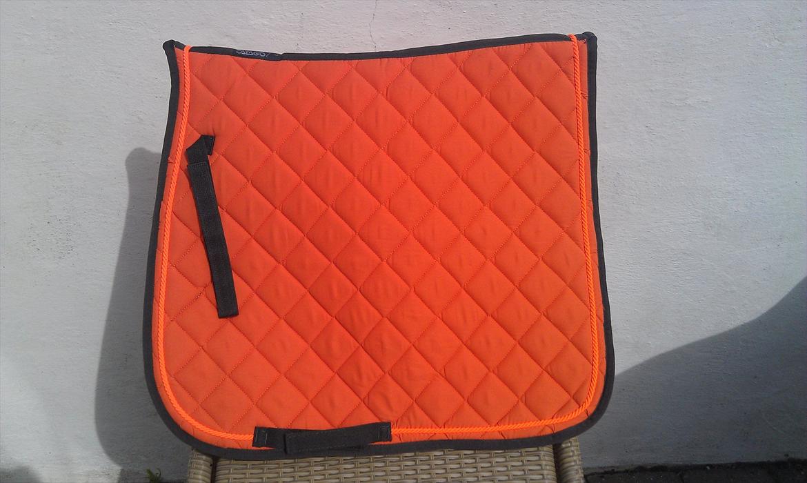 Mit udstyr til hestene. - Skrigende orange Catago underlag :0)) billede 24