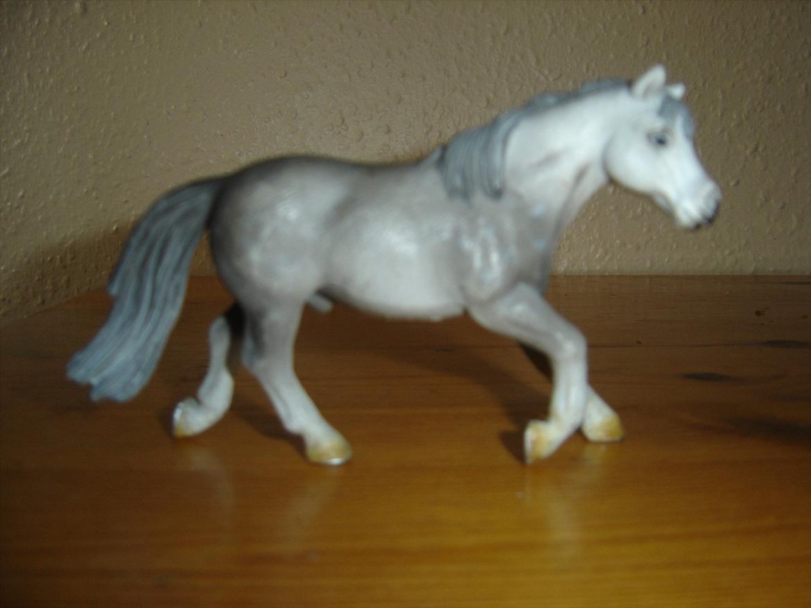 Min Schleich stald - her er hvors dejligste ponyer på gårn han hedder:bello<3:) billede 20