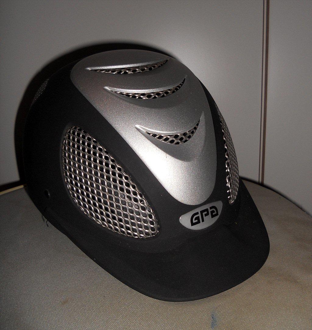 Min nye GPA hjelm og rider by horse underlag :D - GPA speed Air (-: billede 3