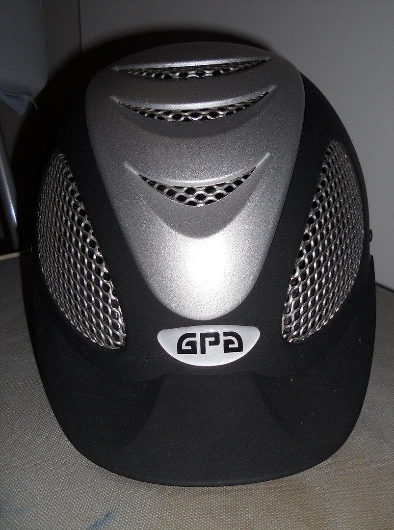 Min nye GPA hjelm og rider by horse underlag :D - GPA speed Air (-: billede 4