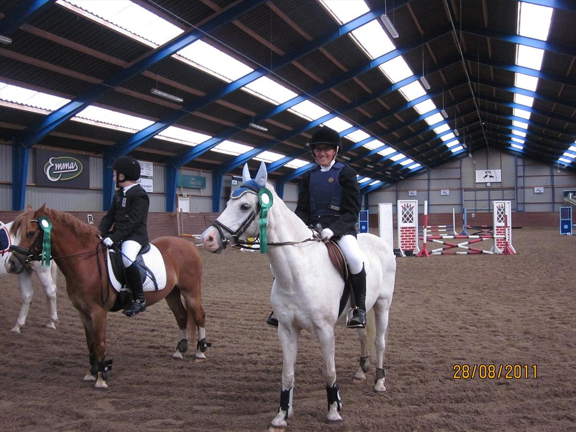 Tougaard Rideklub den 28/8 2011 - Præmie overrekelse! billede 4