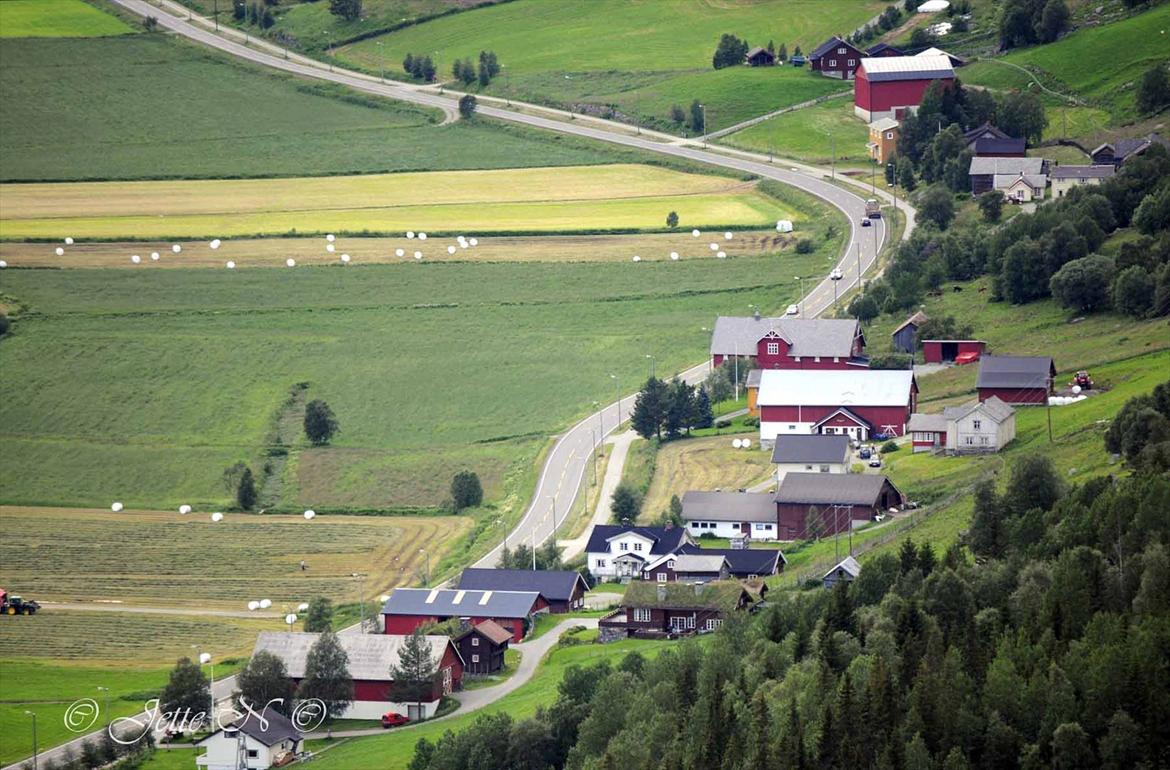 Billeder fra Norge 2011 - Udsigt over Hemsedal fra Gjeiteberget (Nikon D300s med 55-200 mm VR f/4-5,6 objektiv)  billede 15