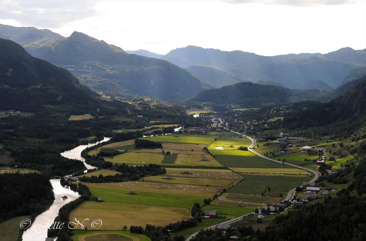 Billeder fra Norge 2011 - Udsigt over Hemsedal fra Gjeiteberget (Nikon D300s med 55-200 mm VR f/4-5,6 objektiv)  billede 13