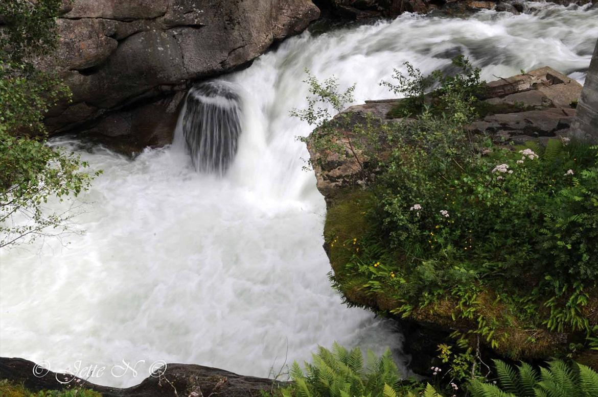 Billeder fra Norge 2011 - Fos nær Galdane i Lærdalen (Nikon D300s med 17-55 mm f/2,8 objektiv) billede 84