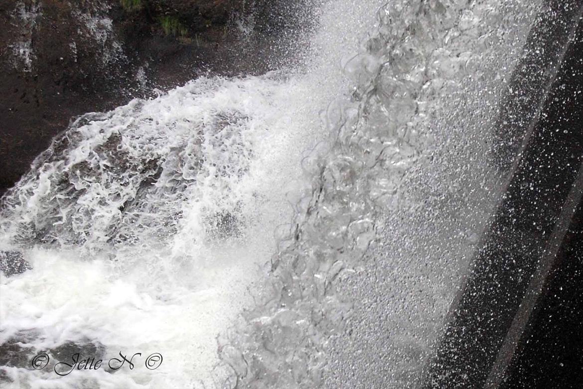 Billeder fra Norge 2011 - Der er åbnet for sluserne i dæmningen ved Eikredammen (Nikon D40 med 18-55 mm II f/3,5-5,6 objektiv) billede 124