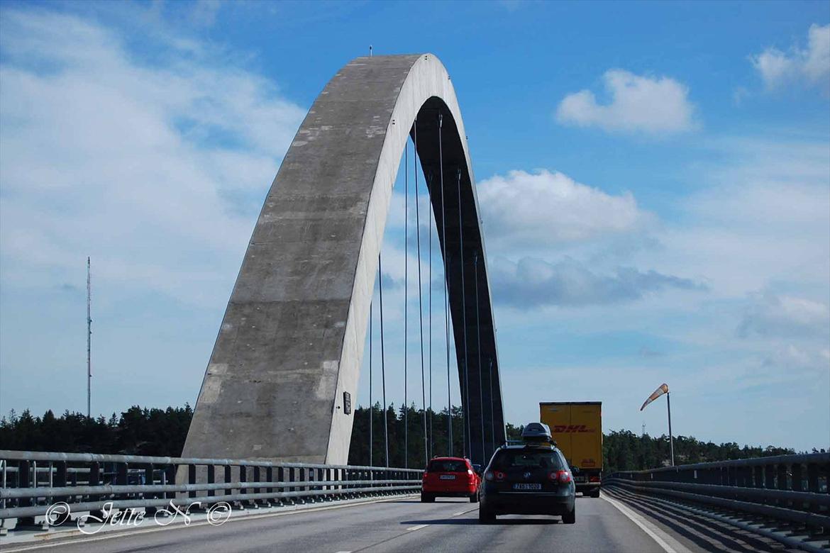 Billeder fra Norge 2011 - På vej over den nye motorvejsbro over Svinesund (grænsen mellem Norge og Sverige) (Nikon D40 med 18-55 mm II f/3,5-5,6 objektiv) billede 129