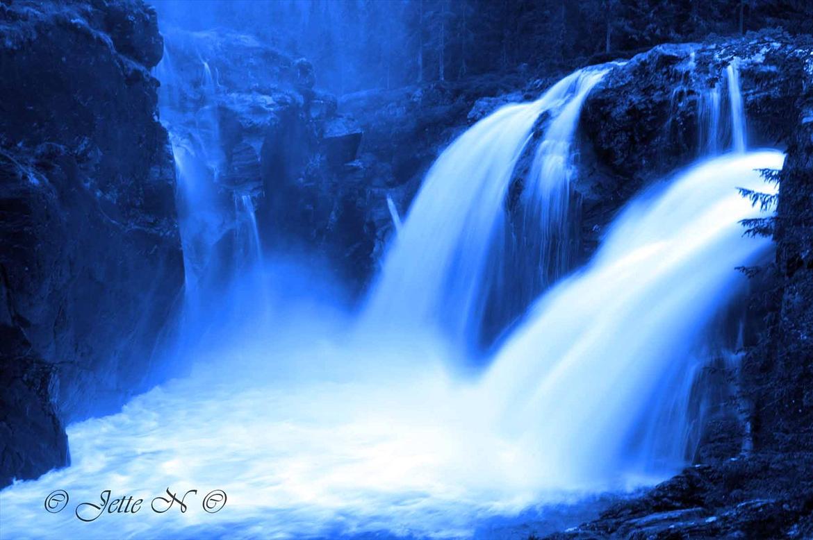 Billeder fra Norge 2011 - Redigeret billede af Rjukandefossen (Nikon D300s med 17-55 mm f/2,8 objektiv + en sten som støtte) billede 139