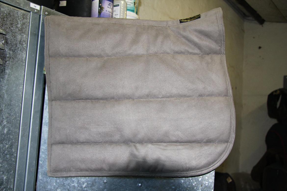 Mit rideudstyr.. - Horseguard alca pad, gråt - 16" billede 6