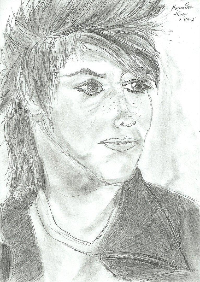 Tegninger :D   - Synes selv den er blevet helt vildt god :D 
Det skulle gerne være nemt at se hvem det forestiller hvis i altså har set skuespilleren før men ellers kan jeg sige at han bl.a. har været med som biperson i "Julefrokosten" og er med i den nye film "Bora Bora" :P
Tegnet søndag d. 4. september 2011 billede 158