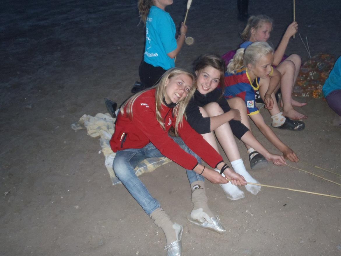 SKRK. Hyggelige tider med Skive Rideklub.  - bååål hygge med asser pigen ;) billede 110