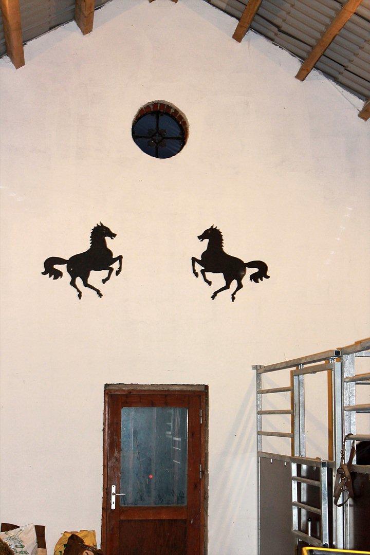 Min nye hestestald - Så fik vi sat de 2 heste op :) billede 17