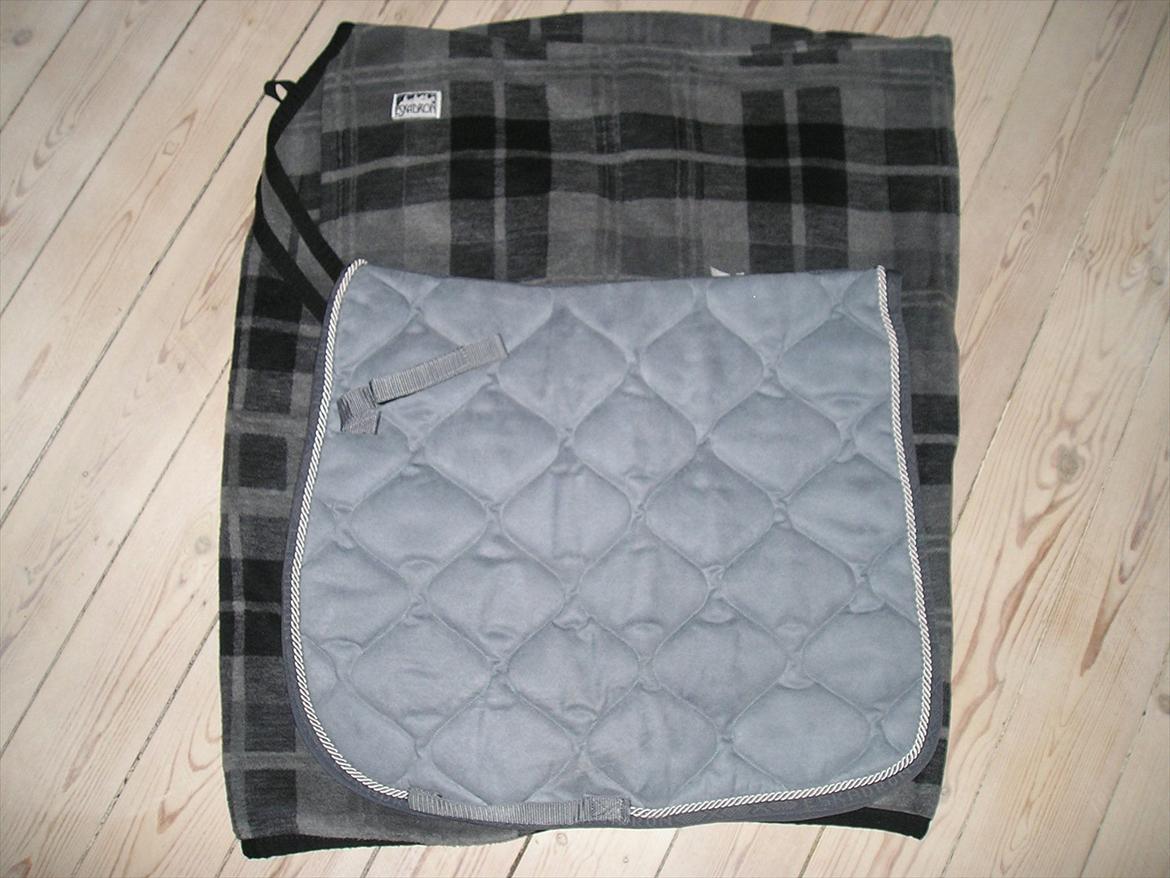 Samba´s udstyr - Eskadron velour + eskadron flece billede 20