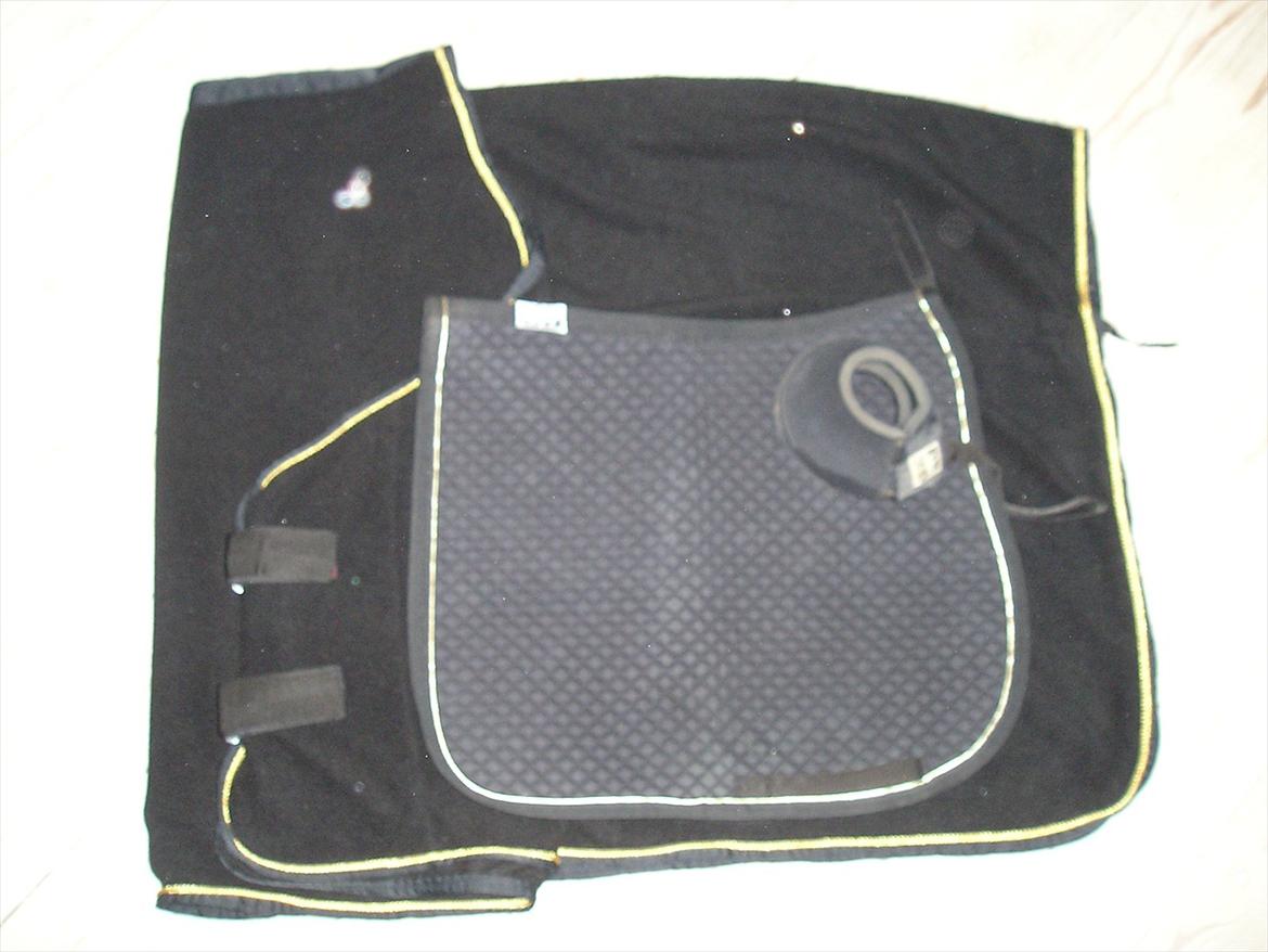 Samba´s udstyr - Eskadron bomuld + eskadron klokker + sort flece billede 28