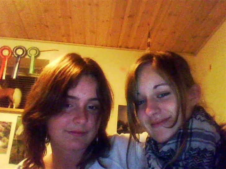 Billeder af mine venner/veninder/nogen jeg holder meget af+mig med nogen:p - Mig og min Søs:-* din dejlig tøs jeg har kendt dig i mange år nu:D og jeg er glad for dig. Vi er Team ved ikke xD haha billede 37