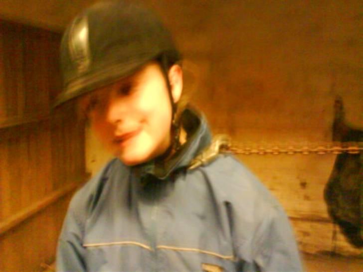 Billeder af mine venner/veninder/nogen jeg holder meget af+mig med nogen:p - Fy fy Camilla du må ikke hænge dig selv:P billede 40