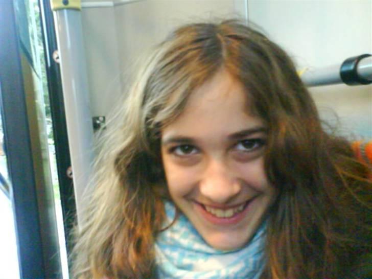 Billeder af mine venner/veninder/nogen jeg holder meget af+mig med nogen:p - Se hendes skønne smil:P billede 44