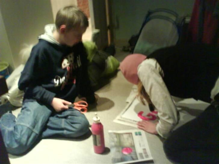 Billeder af mine venner/veninder/nogen jeg holder meget af+mig med nogen:p - Nadia, Martin og Daniel i baggrunden:P billede 59