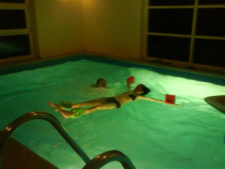 Billeder af mine venner/veninder/nogen jeg holder meget af+mig med nogen:p - Cille:P min kusine:-* billede 68