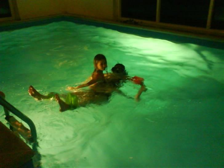 Billeder af mine venner/veninder/nogen jeg holder meget af+mig med nogen:p - Cille og min dejlige lille kusine Camilla:D hihi billede 69