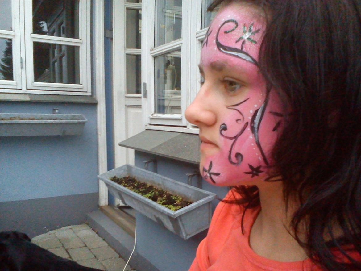 Min malign i hovedt efter fest billede 2