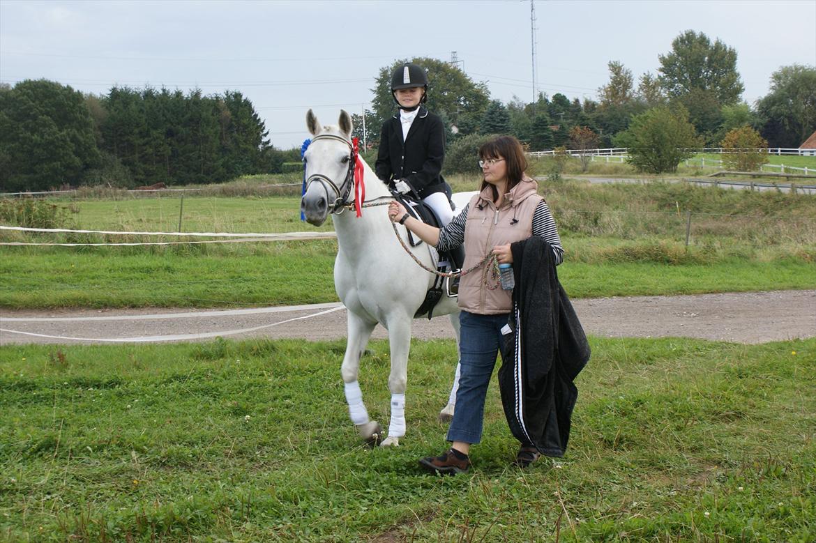 Dressur stævne i Hesselrød Rideklub billede 10