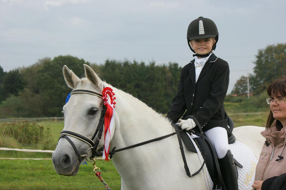 Dressur stævne i Hesselrød Rideklub billede 13