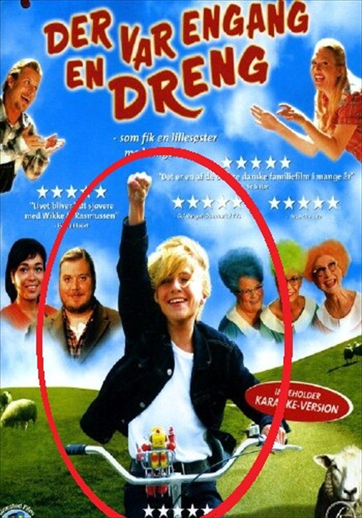 Tegninger :D   - Tegnet efter dette cover xD Personen på tegningen (=Janus :D <3) er ham i den røde cirkel :P  billede 154