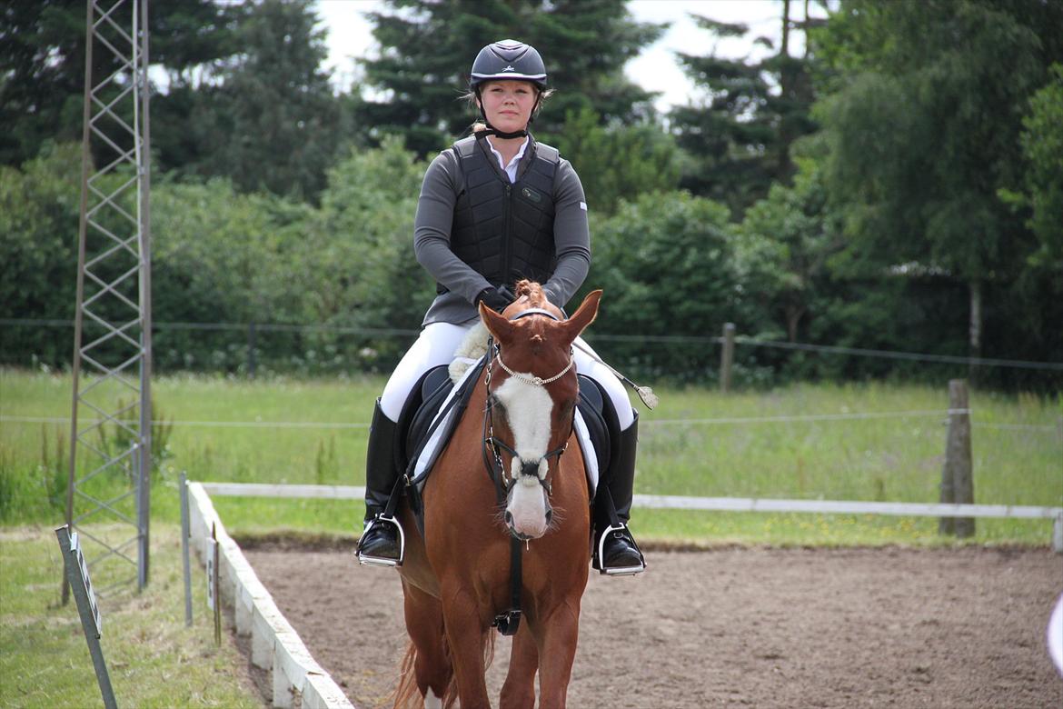 Indrino og jeg i Kongsvad Rideklub Thorsager :) billede 20