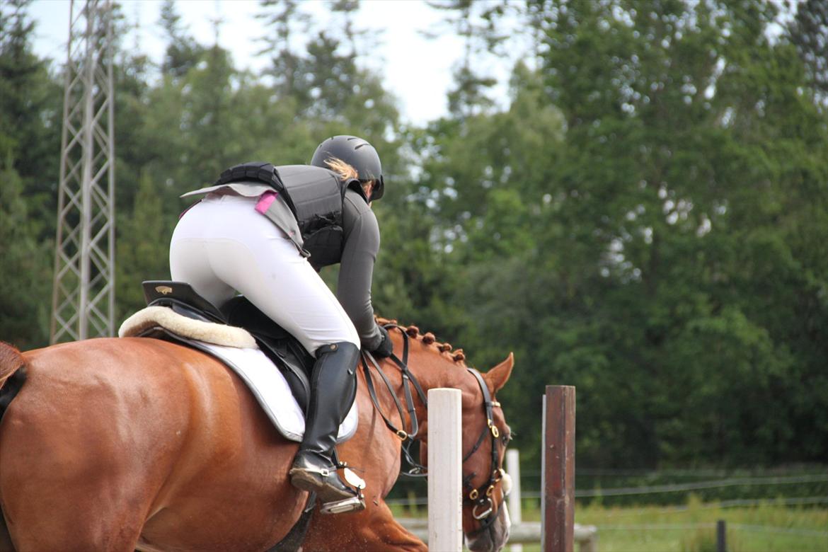 Indrino og jeg i Kongsvad Rideklub Thorsager :) billede 1