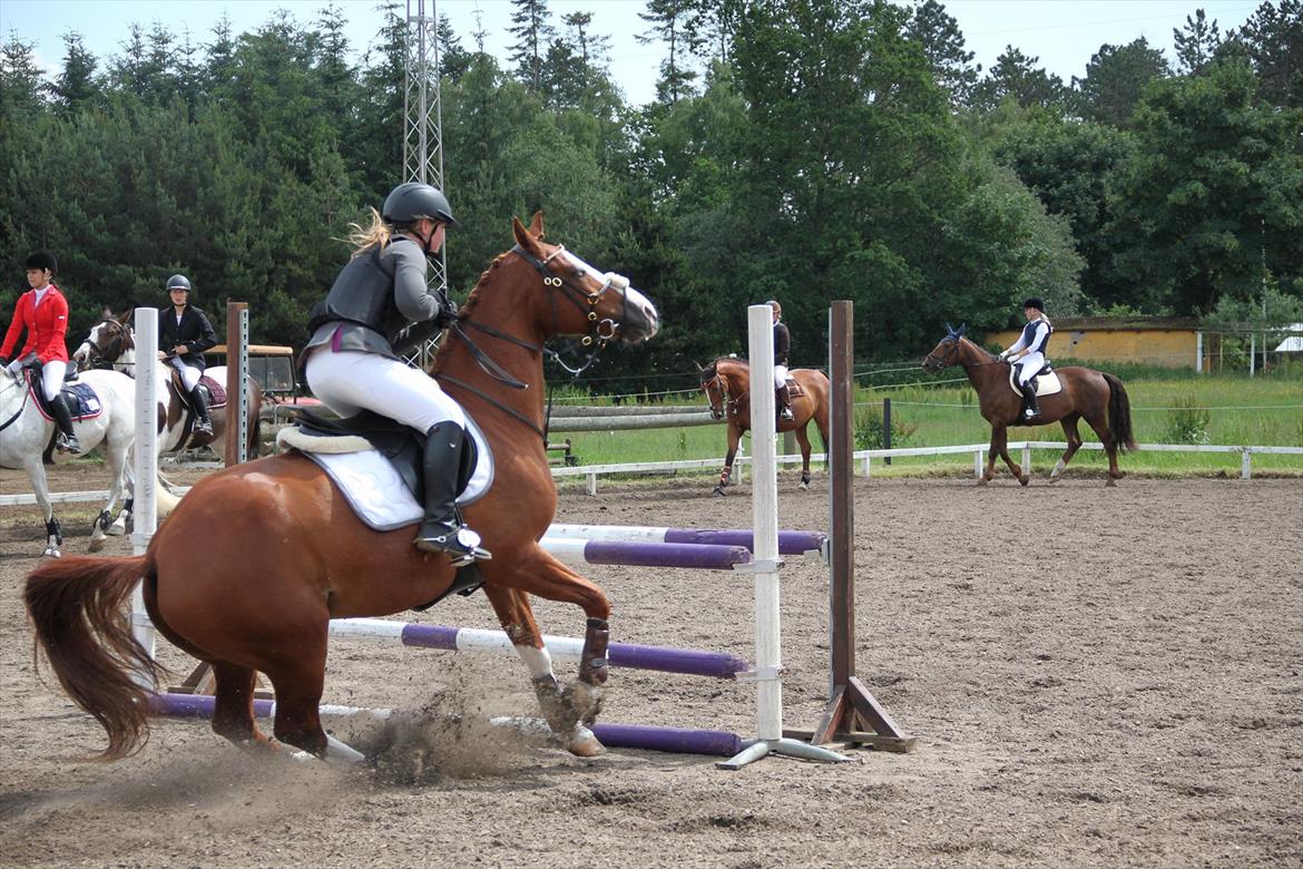Indrino og jeg i Kongsvad Rideklub Thorsager :) billede 57