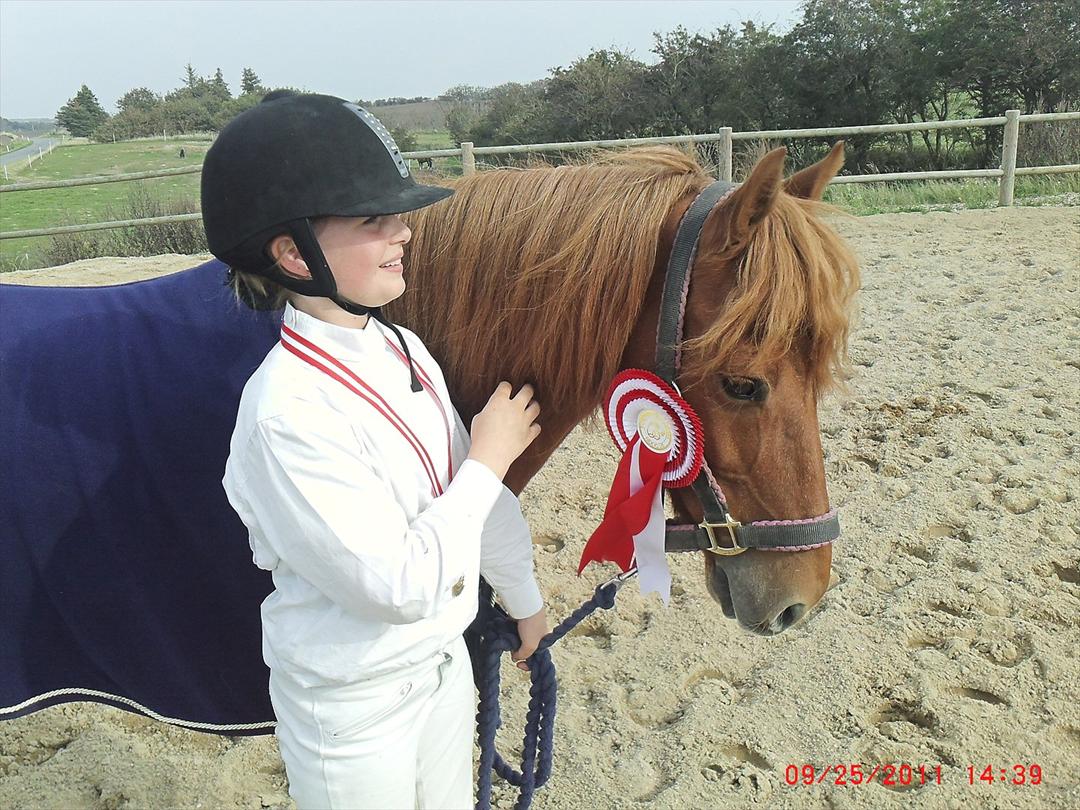 Freya Agerskov og Fantom M - hest Uploadet af Nanna