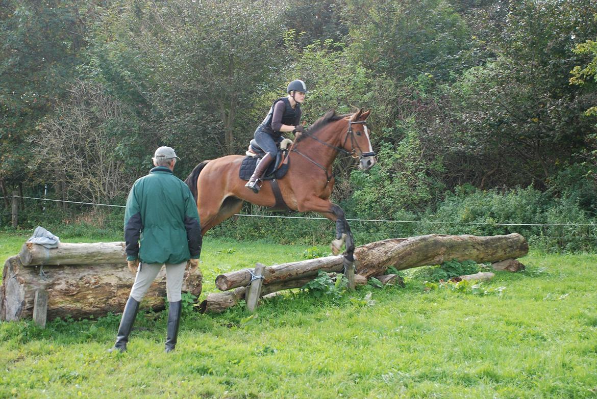 Lemilio til militarykursus med Eric Smiley - Lemilio begynder at tænke "Hey - det sgu meget skægt det her" billede 7