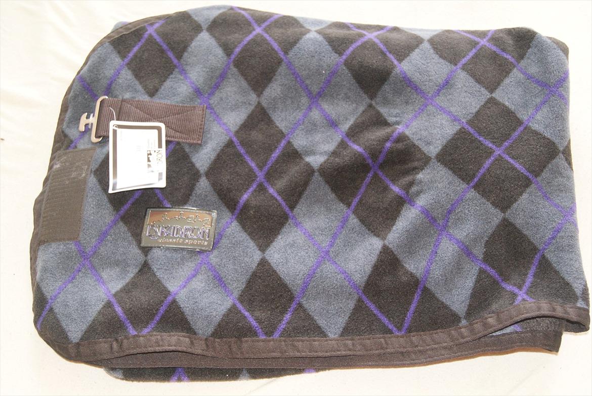 Natrons udstyr - Eskadron fleecedækken. Lavender-stone-turf. Str P billede 32