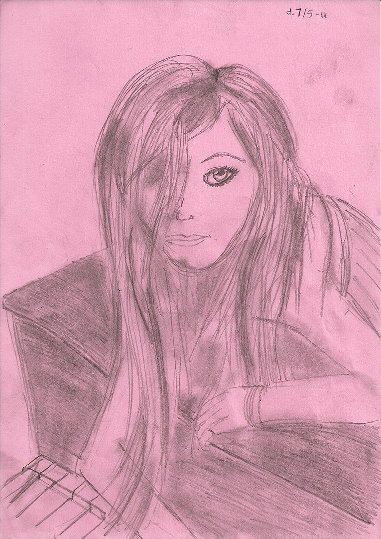 Tegninger :D   - Da jeg tegnede Avril xD Havde lige fået hendes nyeste cd hjem også ville jeg tegne men hvad vidste jeg ikke... det blev til at jeg tegnede efter bagsiden. Også var jeg sådan helt "Wow hvor blev den altså flot :O"  og det blev så starten på at jeg begyndte at tegne efter billeder mennesker/portræt tegninger :P xD 
Tegnet lørdag d. 5. maj 2011 billede 132