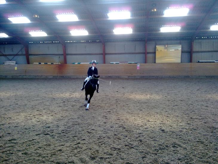 {{currentPhoto.altText}} billede {{currentPhoto.number}}