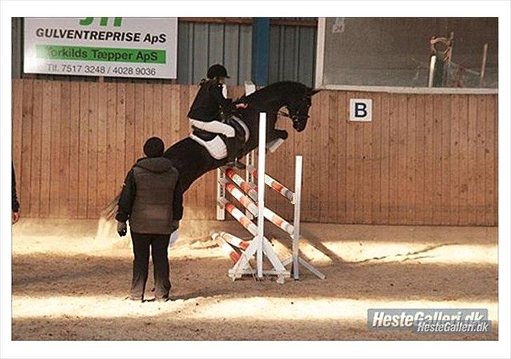 Billeder, tegninger osv. - Billede af isi :) det så desv. lidt dumt ud hvis bommene gik længere op, håber dette her er godt nok :)  billede 8