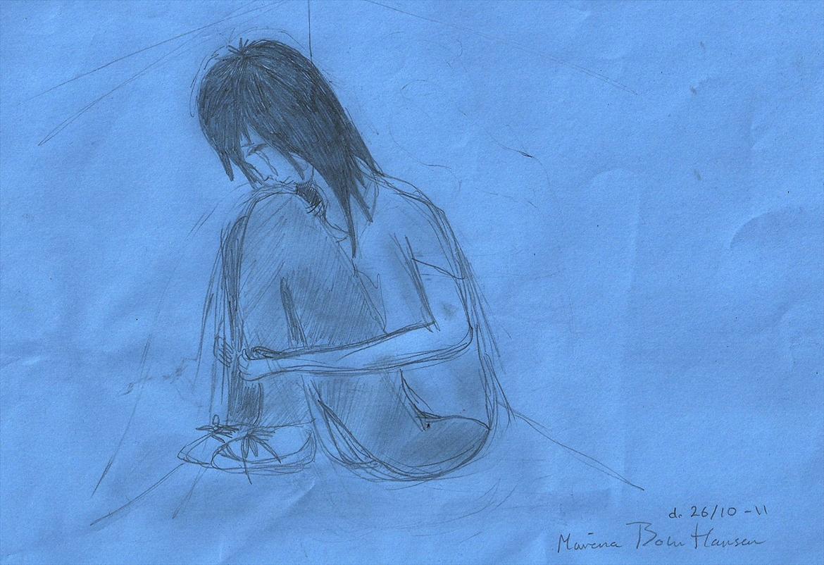 Tegninger :D   - En tegning jeg var begyndt på i billedkunst inden ferien som jeg fandt i min taske og lavede om :P 
1. udkast tegnet torsdag d. 6. oktober 2011 - 2. udkast (færdig tegning) tegnet onsdag d. 26. oktober 2011 billede 110