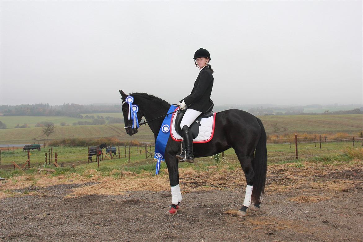Marikka, Bettina og Lykke til Gjern Cup 2011 :D billede 2