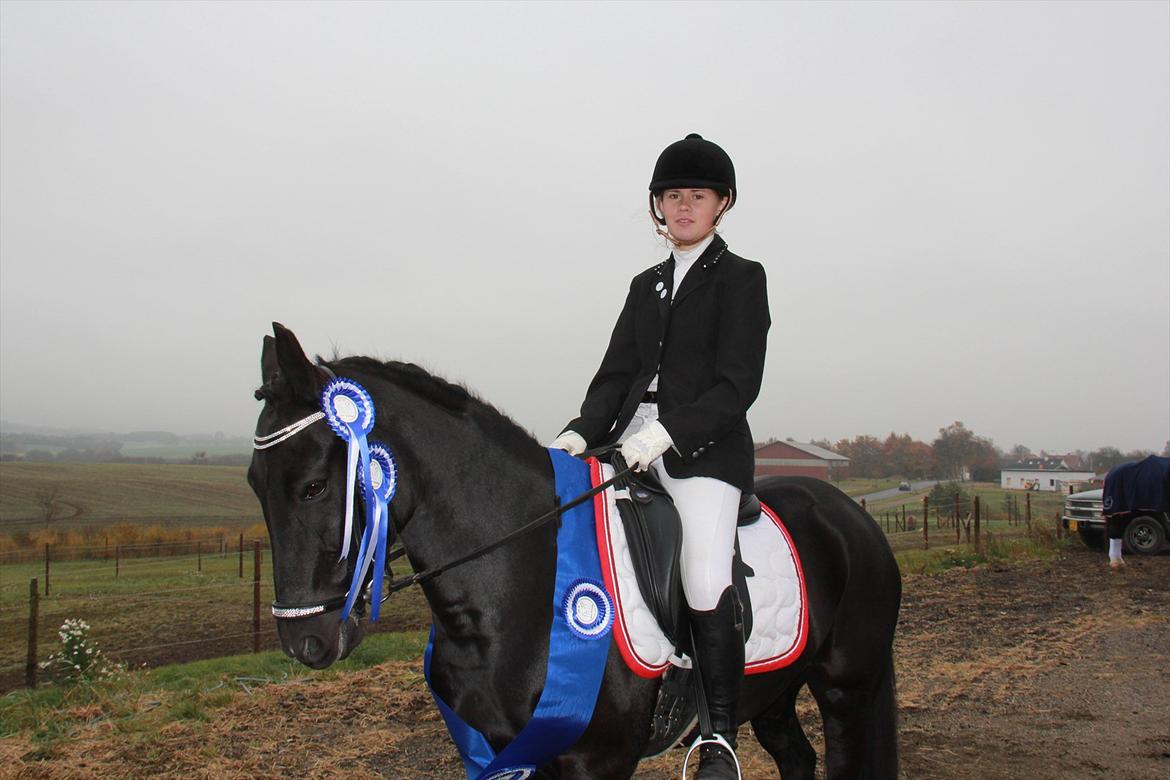 Marikka, Bettina og Lykke til Gjern Cup 2011 :D billede 5