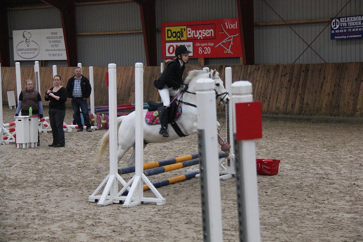 Marikka, Bettina og Lykke til Gjern Cup 2011 :D billede 32