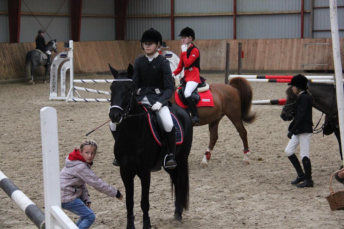 Marikka, Bettina og Lykke til Gjern Cup 2011 :D billede 44