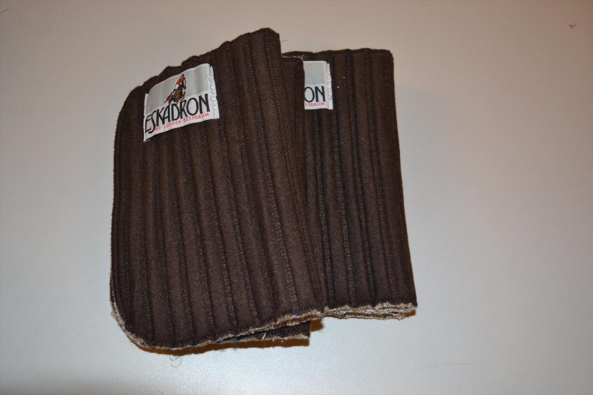 Mit udstyr :) - Eskadron bandageunderlag billede 60