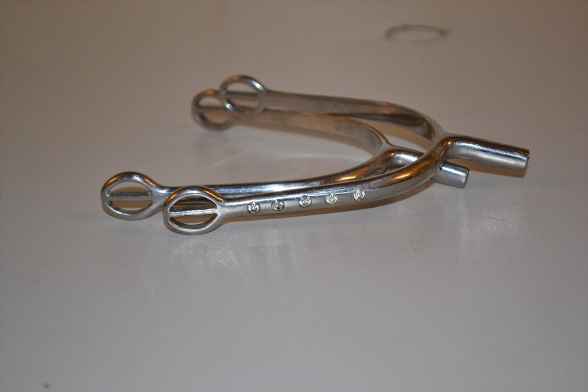 Mit udstyr :) - Sporer med klare swarowski sten billede 98